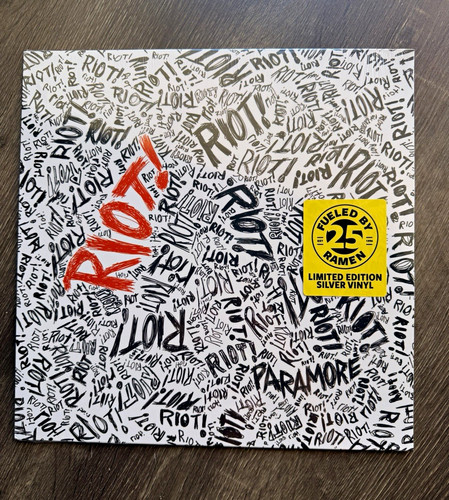 Paramore riot fueled by - paramore,