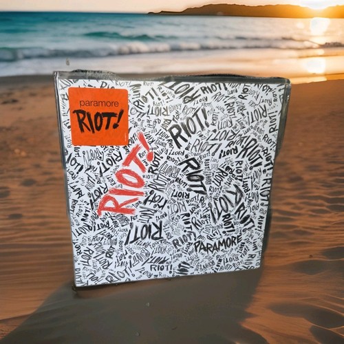Riot paramore record - riot, (record