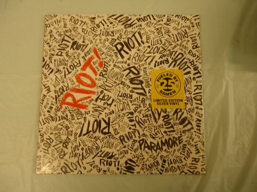 Paramore riot fbr 25th - paramore, (fbr